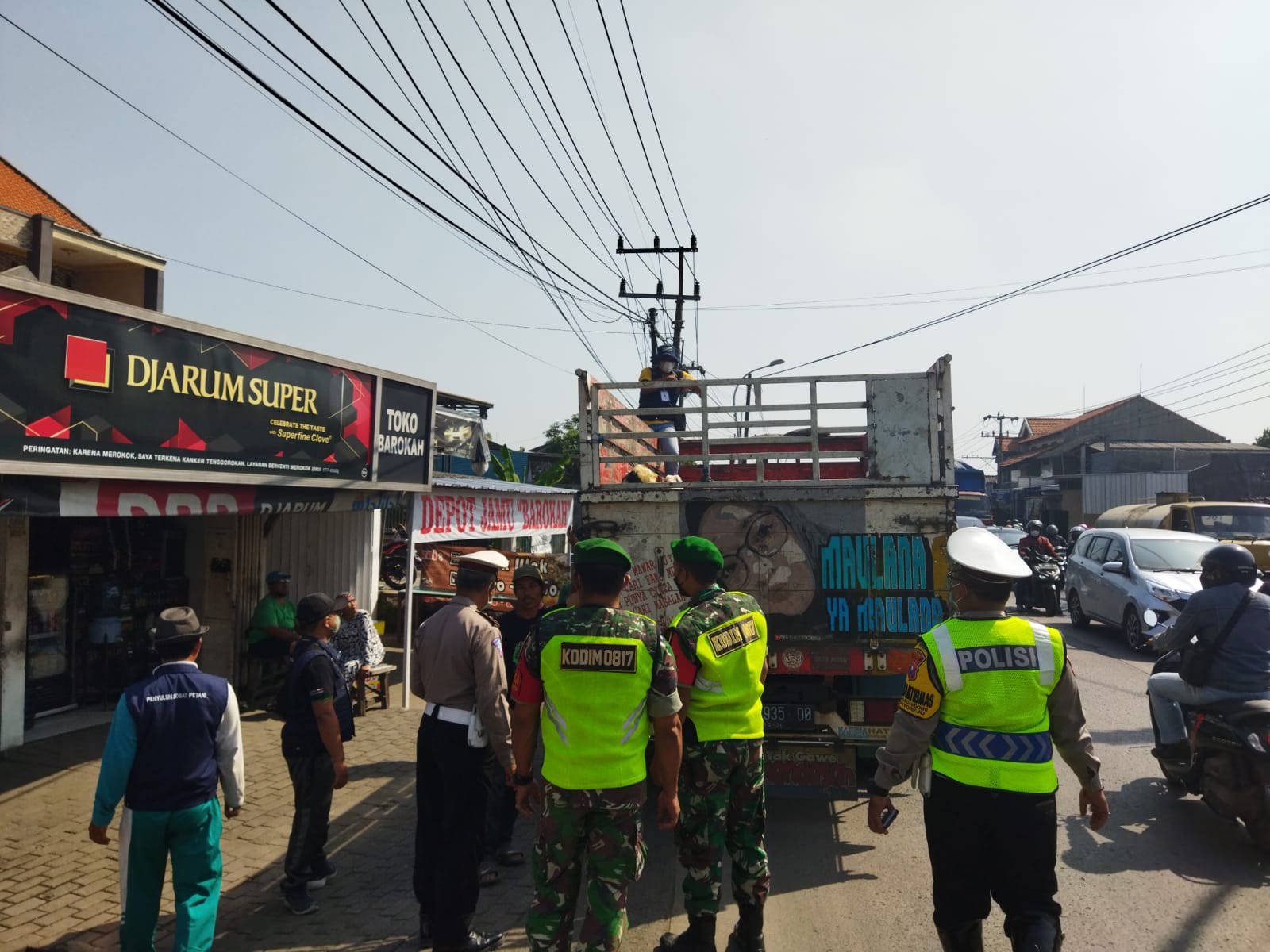 Tanpa Dilengkapi Dokumen, Kendaraan Bawa Hewan Ternak di Putar Balik di Posko PMK Legundi