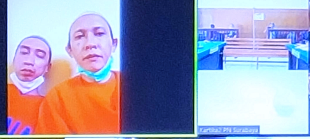 PATUNGAN BELI SABU PAKAI KODE " GAK JAMU TAH," BUDAK SABU LINGGA DAN HENDRA DITUNTUT 5,5 TAHUN BUI DENDA Rp.1,4 MILIAR