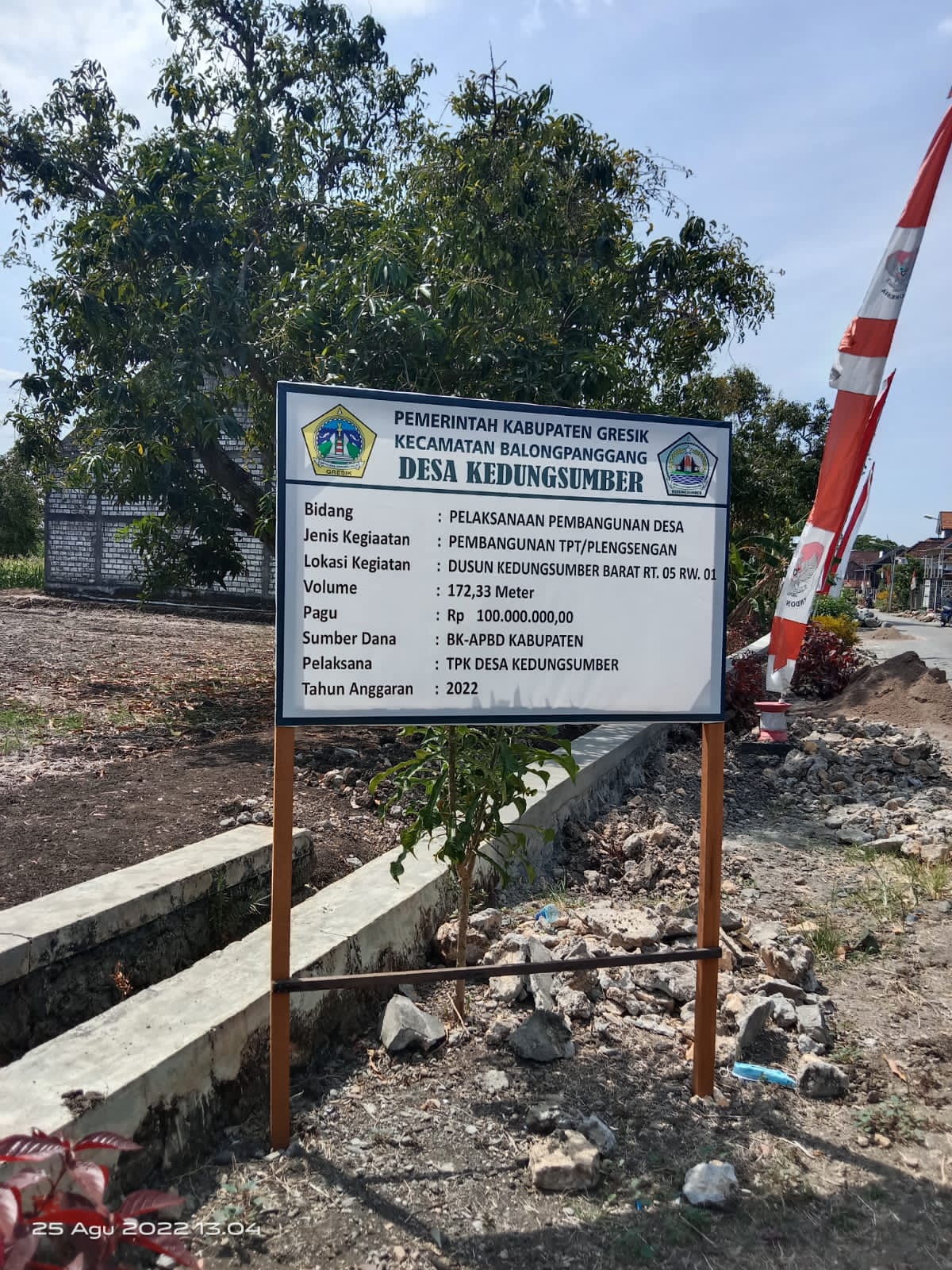Proyek TPT Desa Kedungsumber Masih Berjalan dan Sesuai RAB