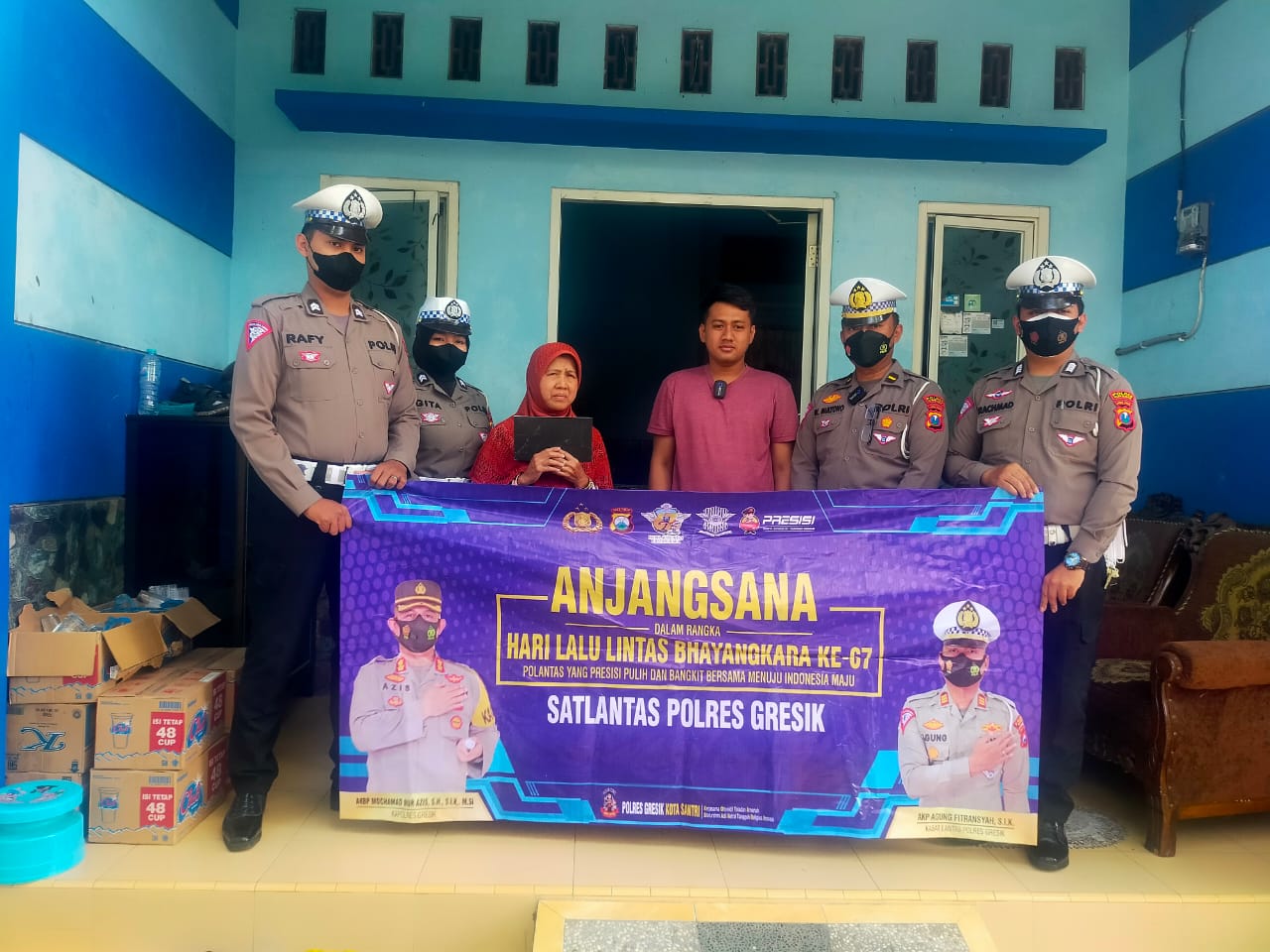 Satlantas Polres Gresik Peduli Anjangsana Datangi Keluarga Korban Laka
