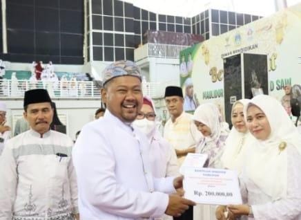 Dispendik Gresik salurkan bantuan, Terhadap Ribuan Siswa Kurang Mampu