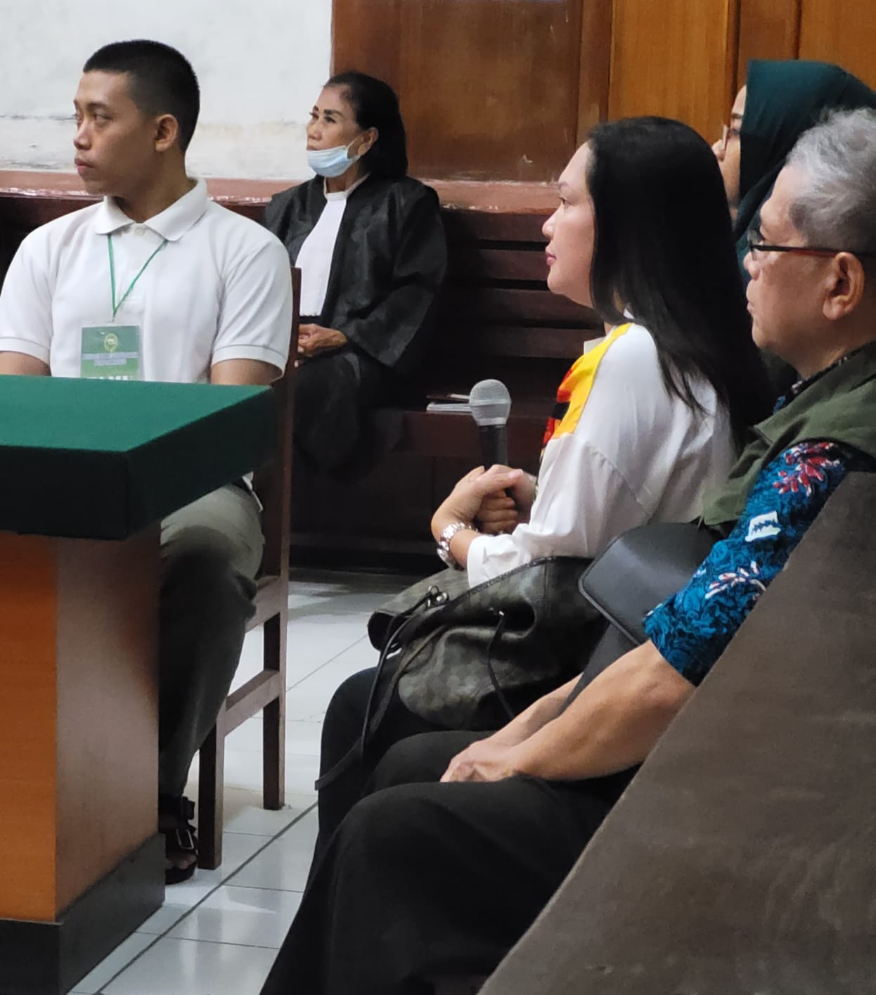 KARENA NGANTUK, TABRAK MOBIL DIDEPANNYA HINGGA RINGSEK PADA BODY BELAKANG, ADAM SULTON MENGAKU LALAI, GANTI RUGI Rp. 11 JUTA, SUDAH ADA PERDAMAIAN