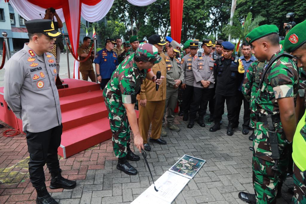 Pastikan Keamanan Kunjungan Wakil Presiden RI Ke Kabupaten Gresik, Forkopimda Kabupaten Gresik Lakukan Gelar Pasukan