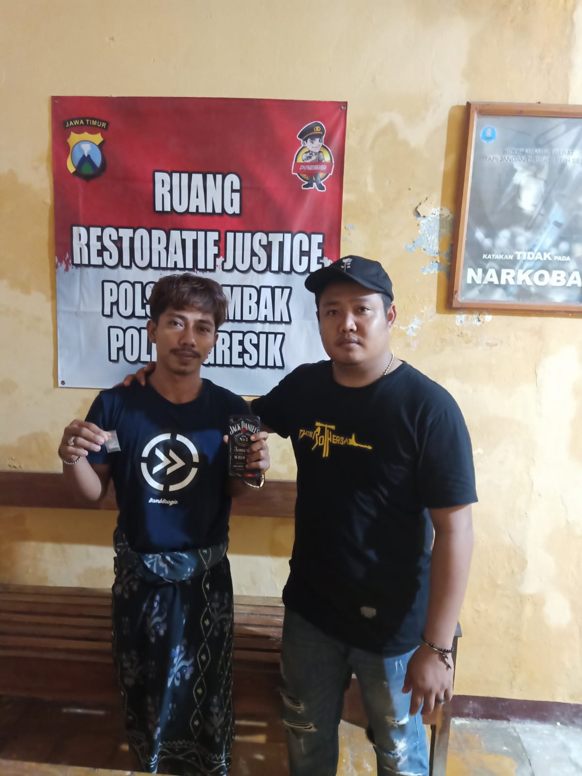 Dua Pemuda asal Bawean Diringkus, Saat Bawa Sabu di Warung Kopi