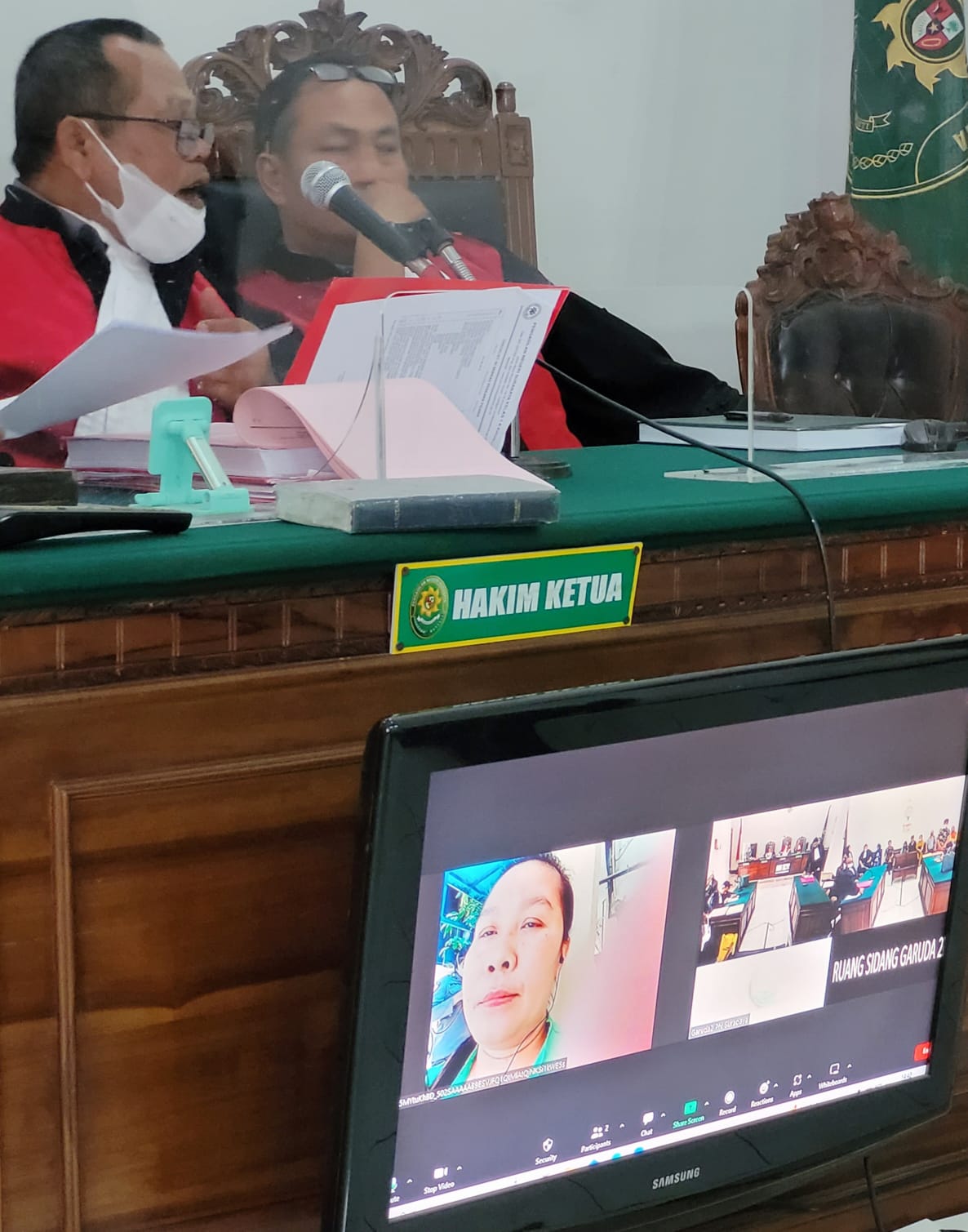 Jual Kain Milik PT.BAS, Gunakan Nama - Nama Fiktif Costumernya, Kemplang Uang Kantor Rp.258 Juta, Sri Yuliani Dituntut 2,5 Tahun Bui
