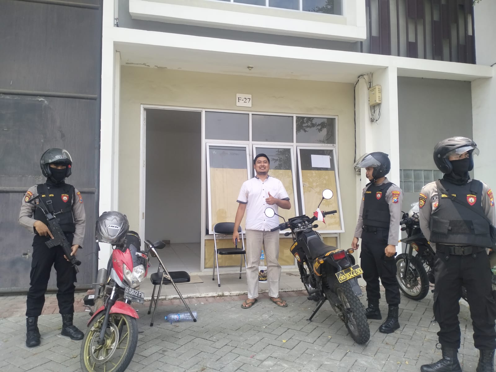 Pastikan Keamanan Logistik KPU, Personil Polres Gresik Lakukan Patroli secara Masif