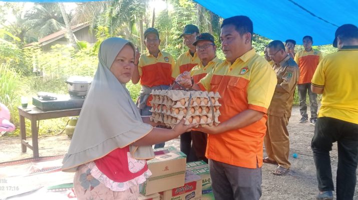 Peduli Korban Banjir, Kosgoro Beri Bantuan Sembako, Ahmad Yani: Kami Merasa Prihatin, Semoga Sembako Ini Bisa Meringankan Beban Masyarakat