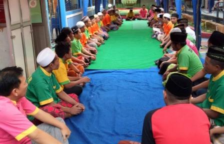 Warga Binaan Lapas Bondowoso Tutup Ramadhan Dengan Khataman Al-Qur’an
