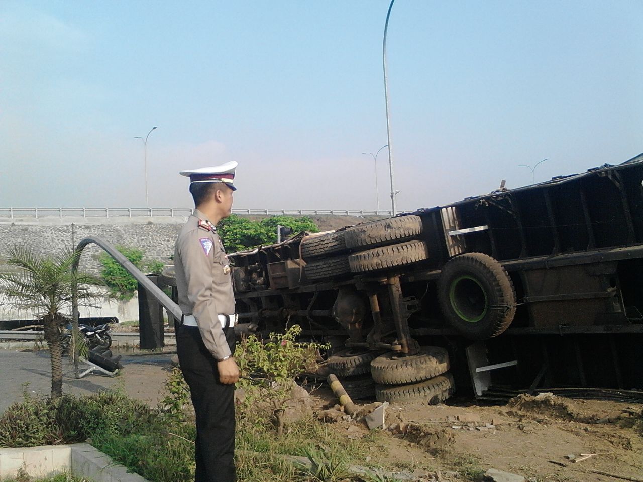 Truck Hino Laka Tunggal, Kasat Lantas Datangi TKP