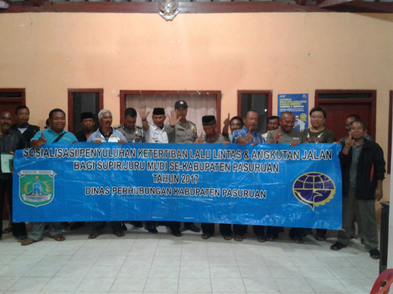Humas Polsek Purwodadi dan Dikyasa Polres Pasuruan Bina Sopir Angkutan
