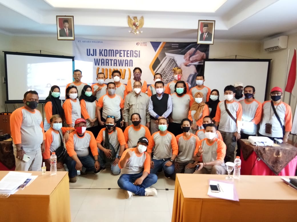 1 Wartawan Kalteng &amp; 2 Wartawan Jatim Lulusan Terbaik UKW Mandiri Solopos Angkatan ke II