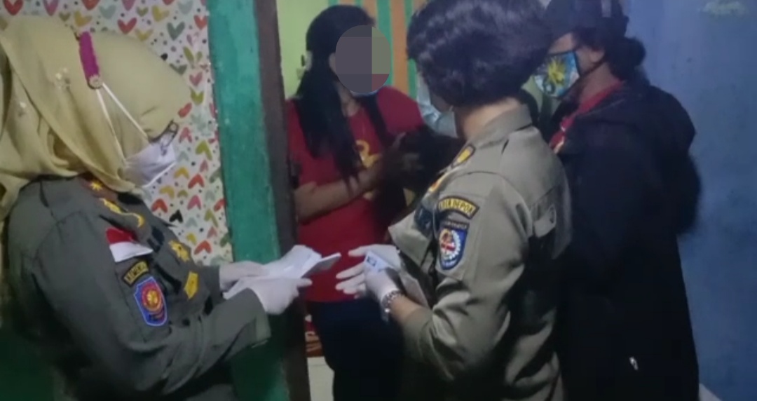Razia Gabungan Satroni Kontrakan Mesum di Depok, Lima PSK &amp; Dua Germo Diamankan