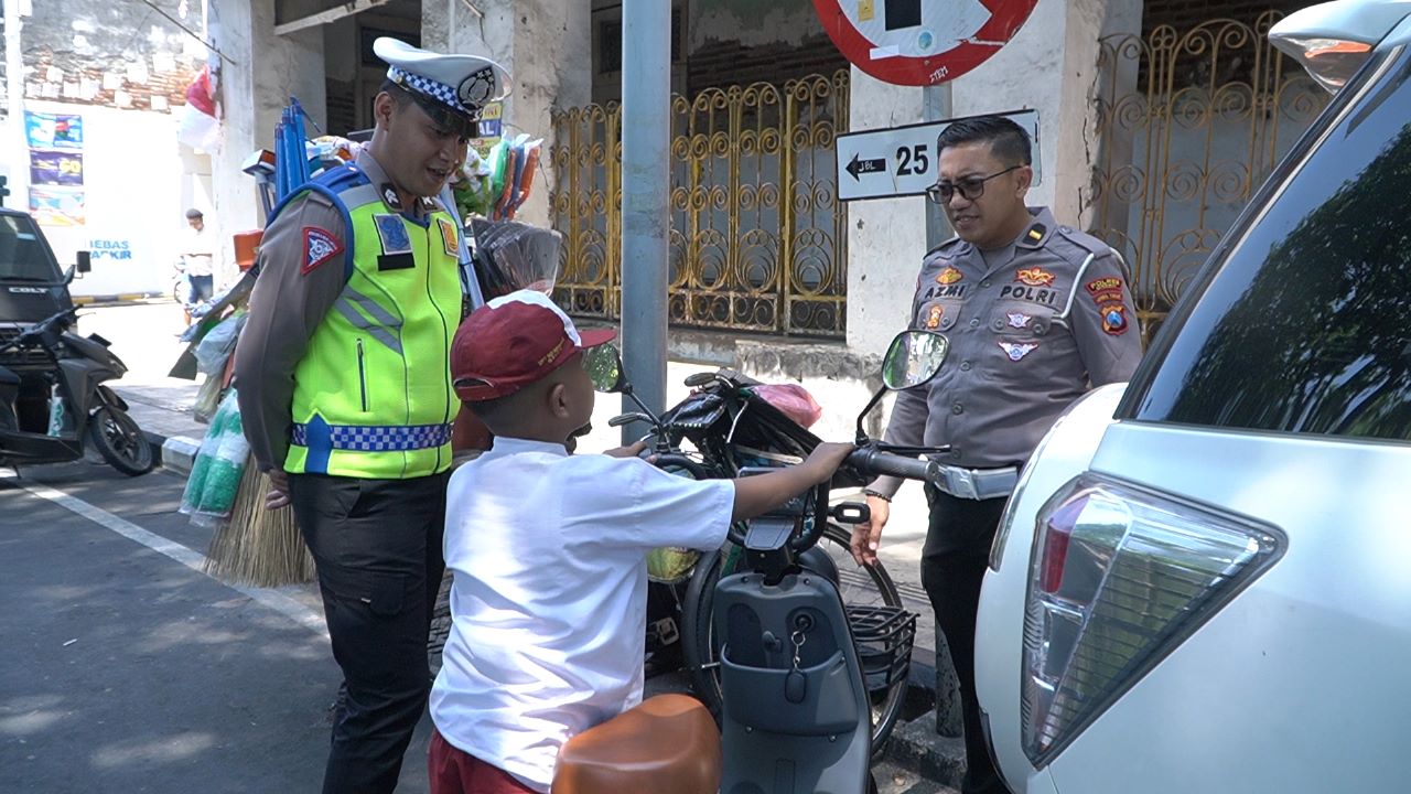 Demi Keselamatan Warga, Satlantas Polres Gresik Larang Pengunaan Sepeda Listrik di Jalan Umum